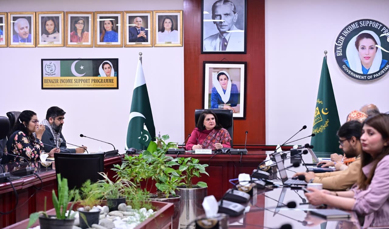 چیئرپرسن بینظیر انکم سپورٹ پروگرام سینیٹر روبینہ خالد کا رمضان المبارک کی آمد پر مستحق خواتین کیلئے بڑی خوشخبری کا اعلان