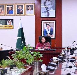 چیئرپرسن بینظیر انکم سپورٹ پروگرام سینیٹر روبینہ خالد کا رمضان المبارک کی آمد پر مستحق خواتین کیلئے بڑی خوشخبری کا اعلان