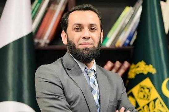 ’ہمت ہے تو آؤ لانگ مارچ کرو‘: وزیر اطلاعات عطا تارڑ کا پی ٹی آئی کو چیلنج